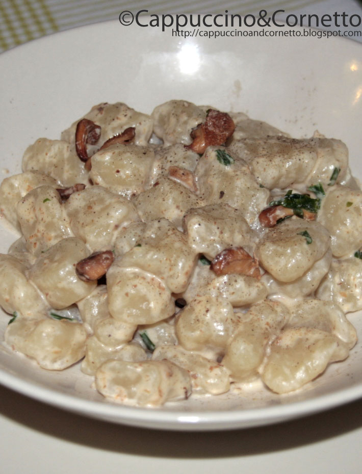Gnocchi con crema di funghi