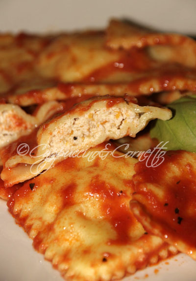 Ravioloni ripieni di macinato bianco
