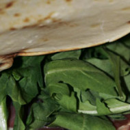 Piadina crudo, rucola e squaquerone