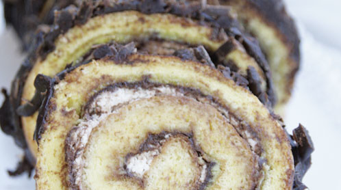 Rotolo con crema di pistacchio e cioccolato fondente