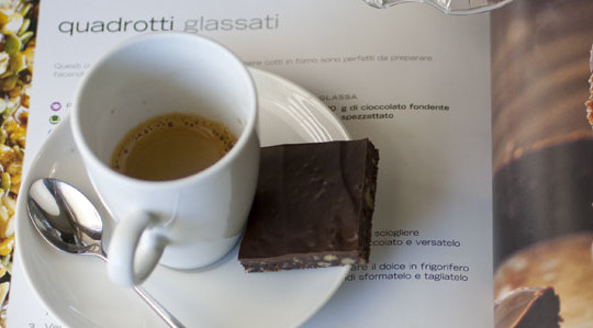 Quadrotti glassati al cioccolato