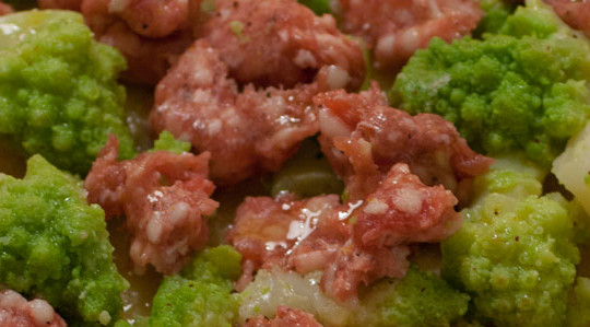 Pizza con salsiccia e broccoli