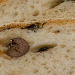 Pane alle olive con farina di farro