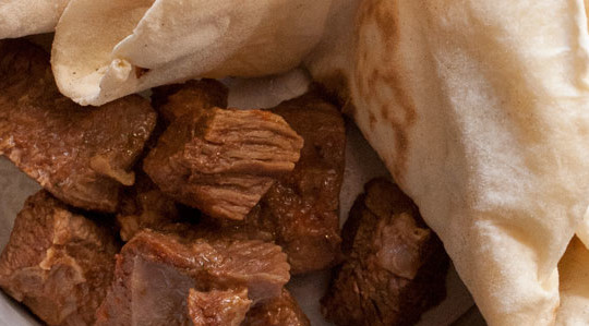 Chili di manzo con fagioli e chapati