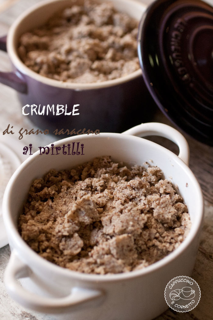 Crumble di grano saraceno ai mirtilli