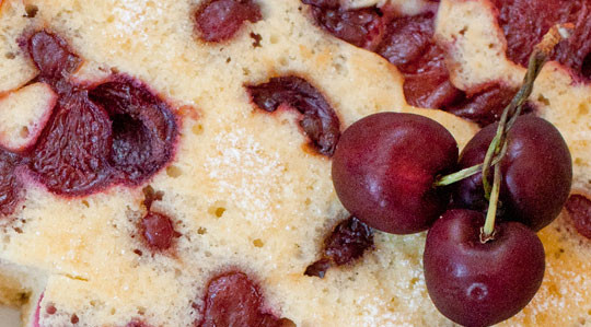 Torta morbida alle ciliegie