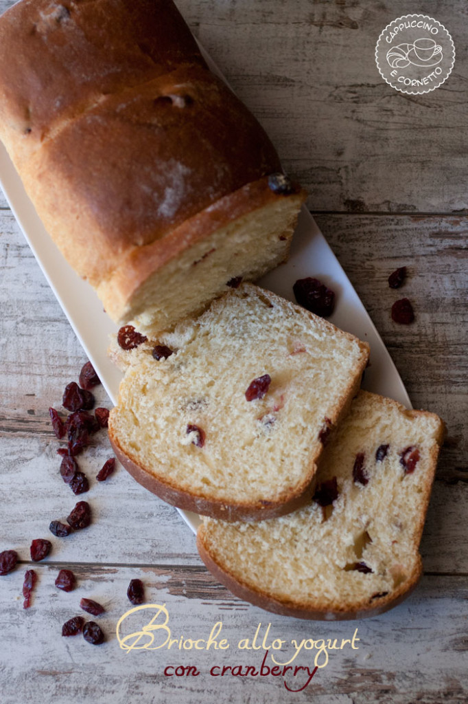 brioche allo yogurt con cranberry