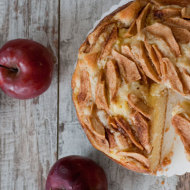 Torta alle mele con crema pasticciera