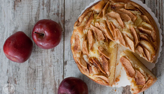Torta alle mele con crema pasticciera