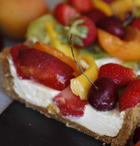 Crostata senza cottura con crema al mascarpone e frutta fresca