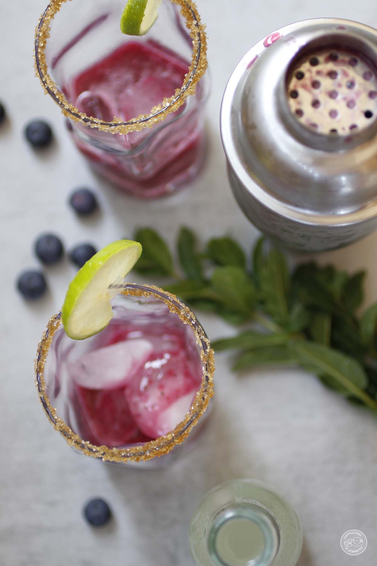 Drink a base di ginger beer, estratto di mirtilli e sciroppo d'acero.